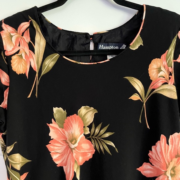 SOLD Vintage Black Floral Short Sleeve Dress - Picture 2 of 13